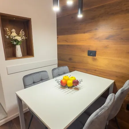 Alpino Apartment *